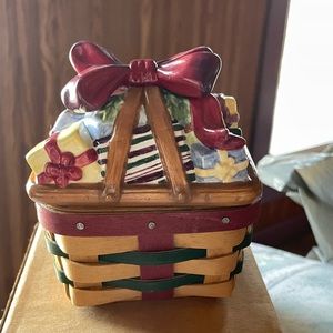 Longaberger Little gifts basket, protector and lid